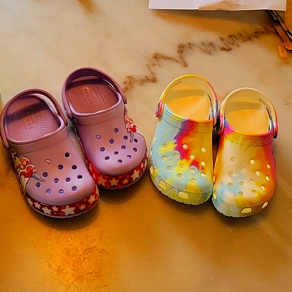 Little girls crocs